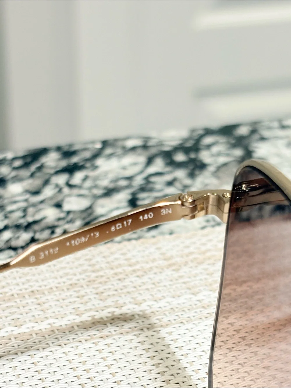 N/A stylish women’s